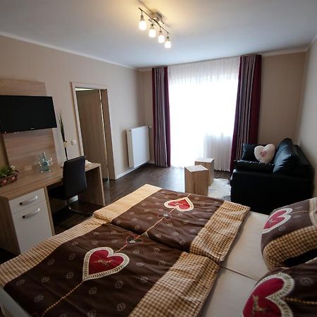 Pension Schenks Landgasthof Amorbach Kamer foto